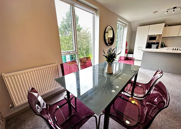 Horizon House, Modern 2-Bedroom Flat 2, Parking, Netflix, Oxford