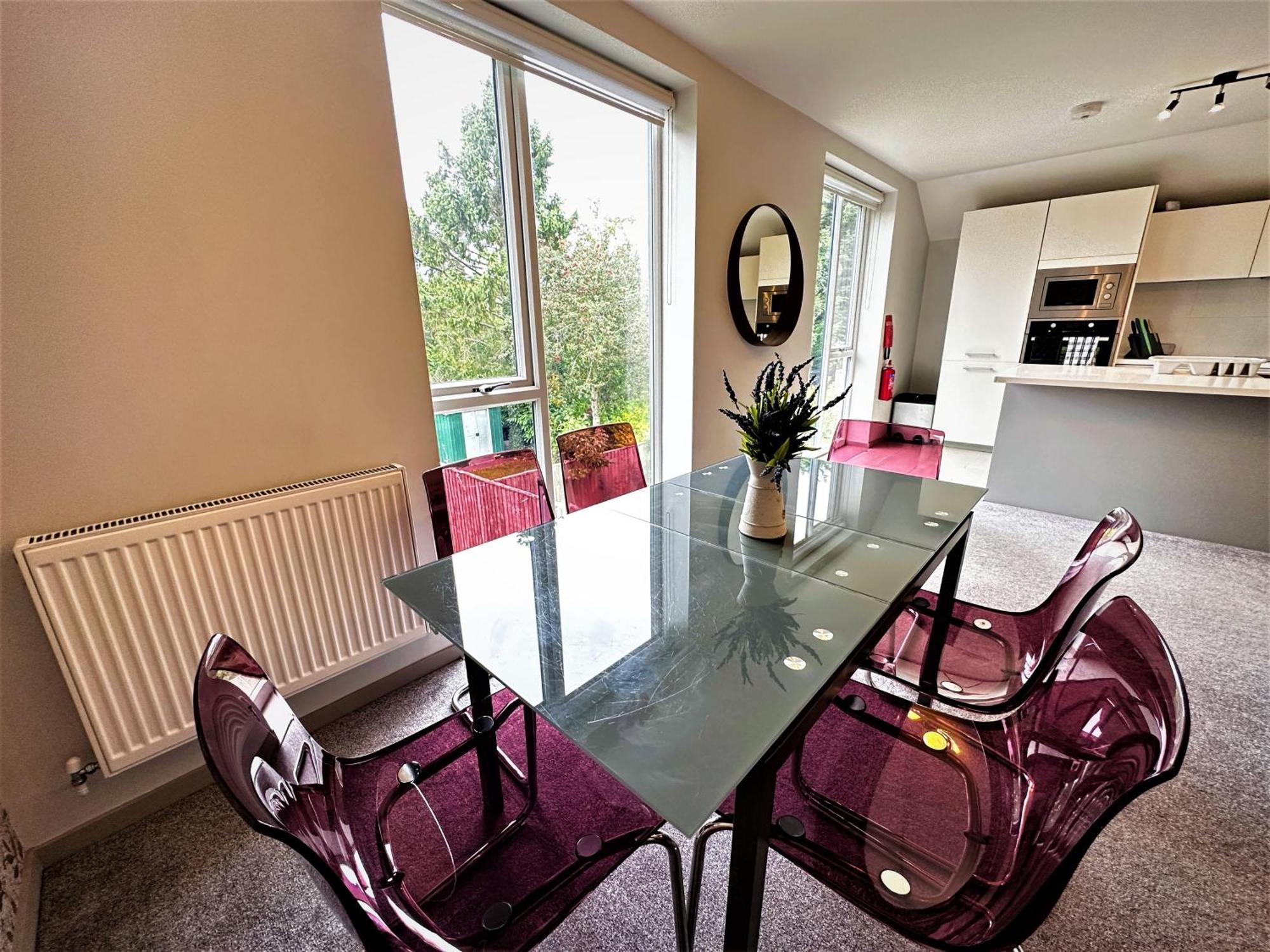 Horizon House, Modern 2-bedroom Flat 2, Parking, Netflix, Apartment